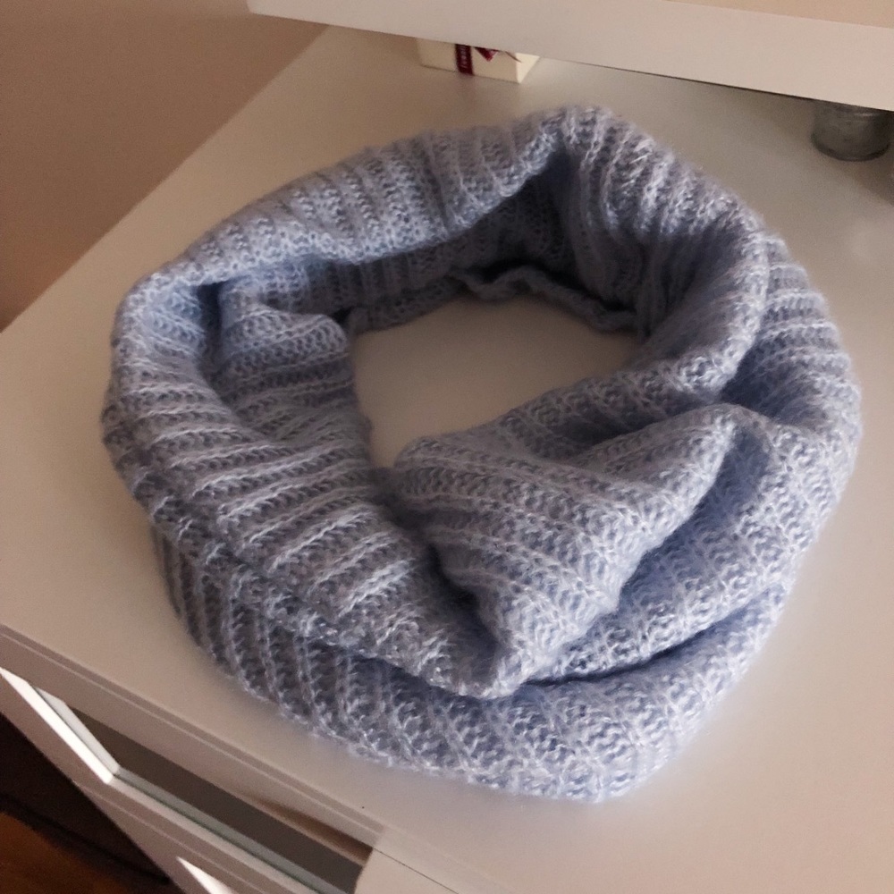 H&M Light Baby Blue Round Scarf